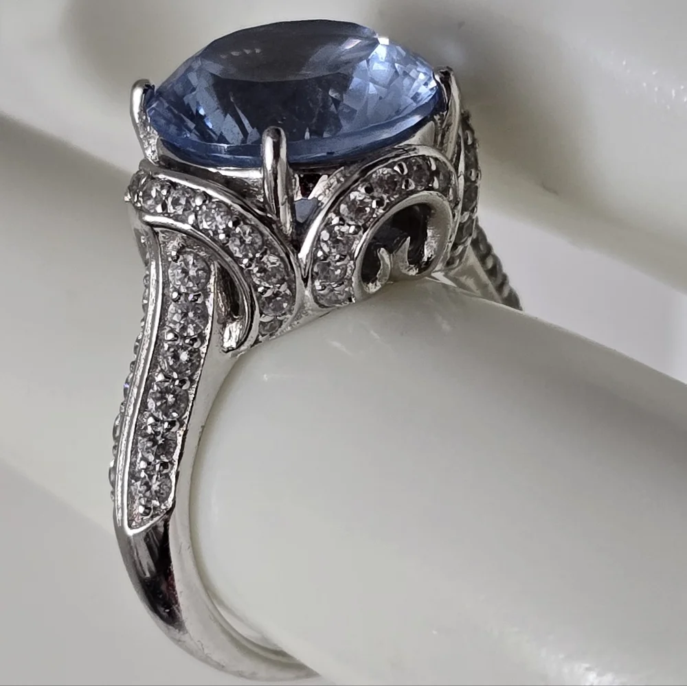Elegant Sterling Silver 925 and Blue Topaz Gemstone Ring